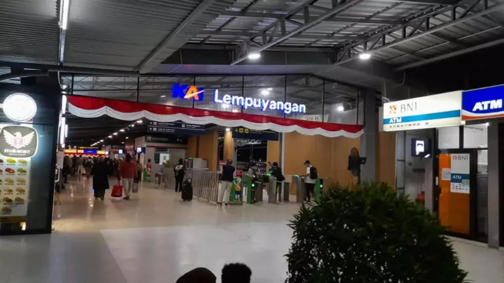 Stasiun Lempuyangan Yogyakarta
