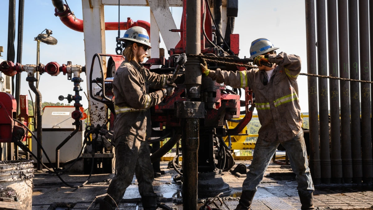 Proyeksi Pasar Energi-Minyak